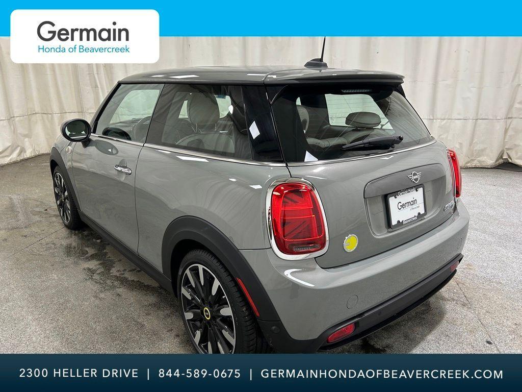 used 2021 MINI SE Hardtop car, priced at $21,404