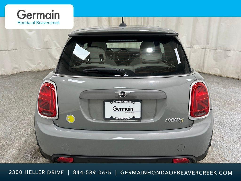 used 2021 MINI SE Hardtop car, priced at $21,404