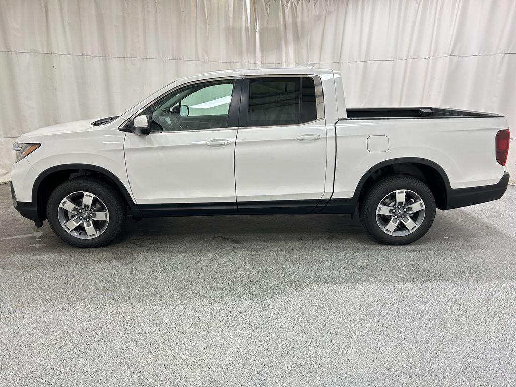 new 2025 Honda Ridgeline car, priced at $42,442