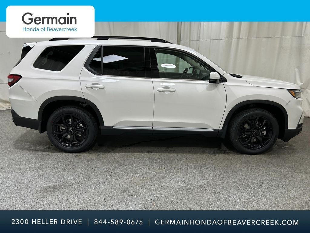new 2025 Honda Pilot car, priced at $49,621