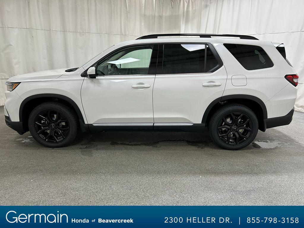 new 2025 Honda Pilot car, priced at $49,666