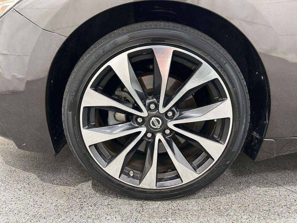 used 2016 Nissan Maxima car, priced at $15,104