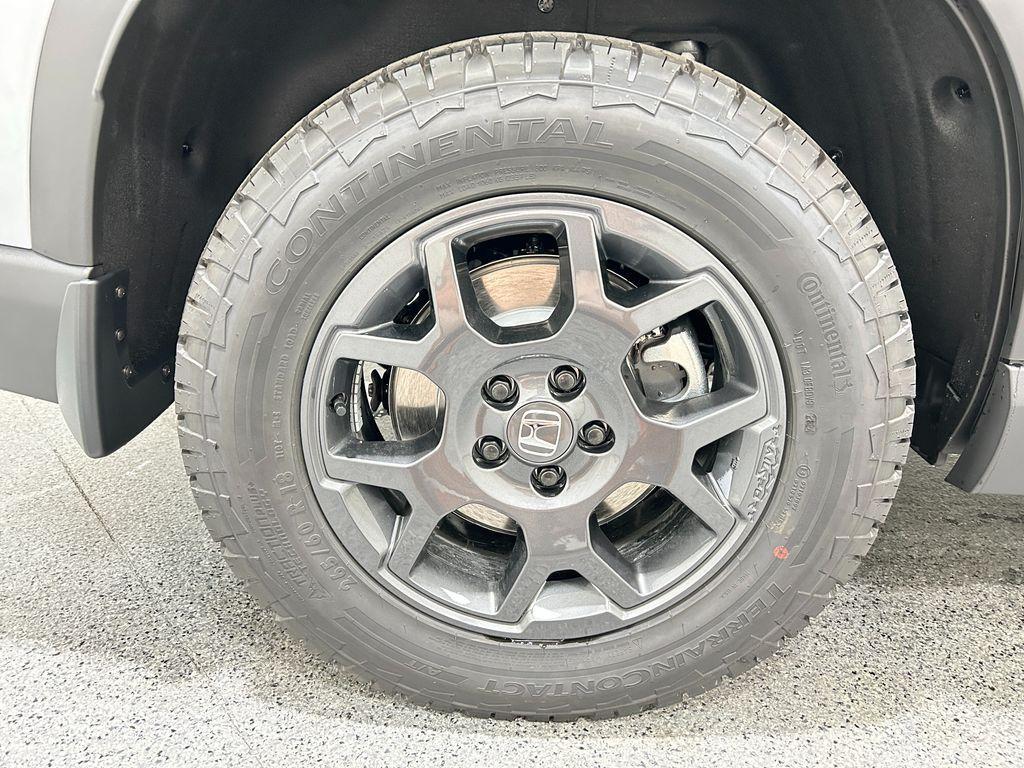 new 2025 Honda Pilot car, priced at $48,332