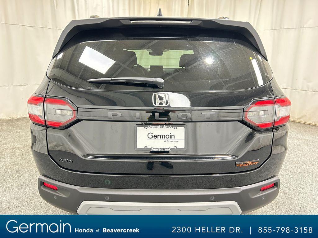 new 2025 Honda Pilot car, priced at $48,332