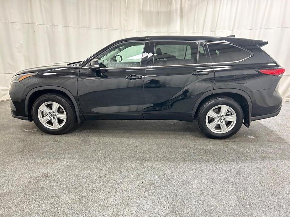 used 2022 Toyota Highlander car, priced at $32,992