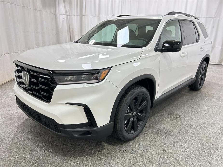 new 2025 Honda Pilot car, priced at $52,076