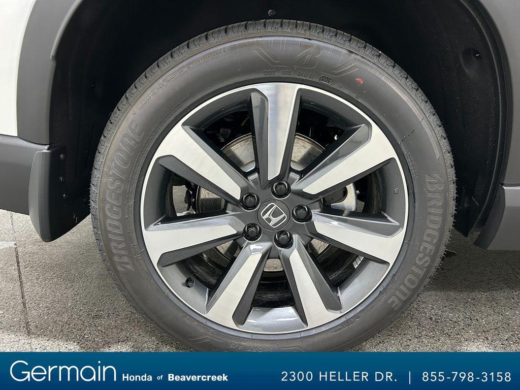 new 2025 Honda Pilot car, priced at $51,697