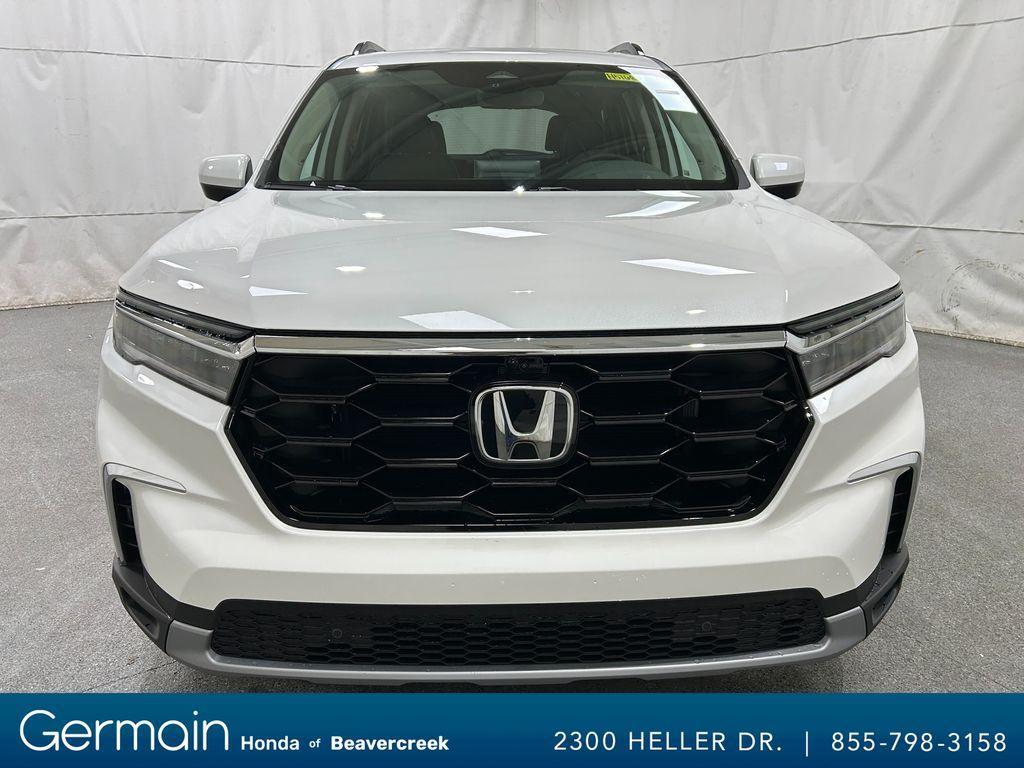 new 2025 Honda Pilot car, priced at $51,697
