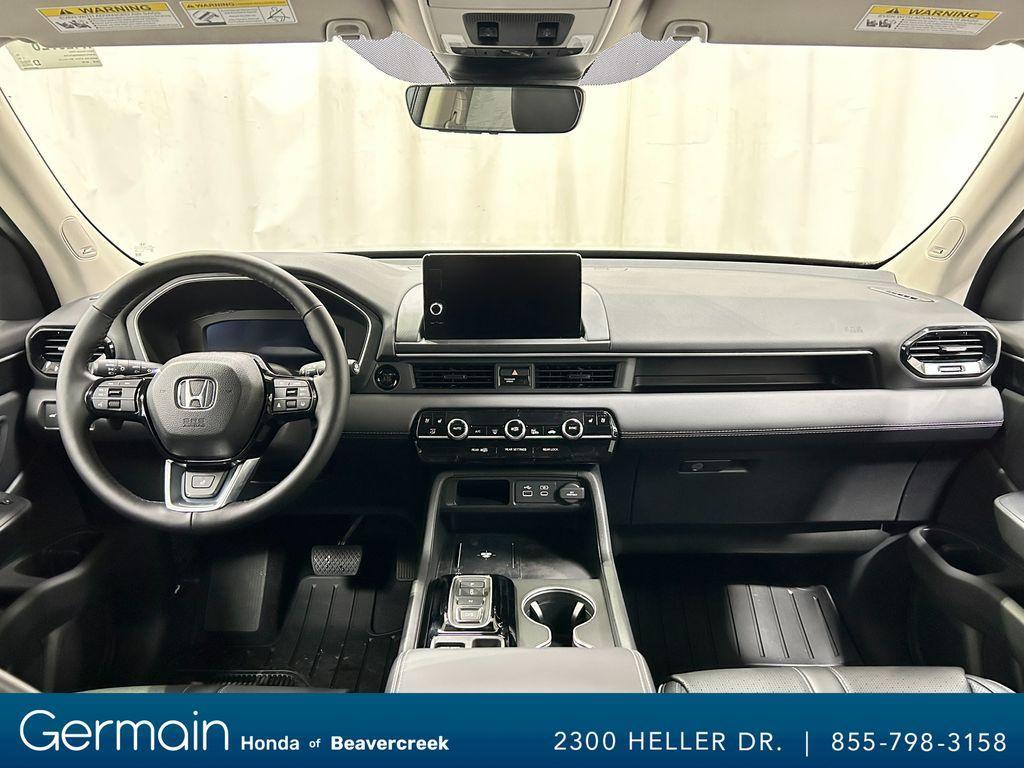 new 2025 Honda Pilot car, priced at $51,697