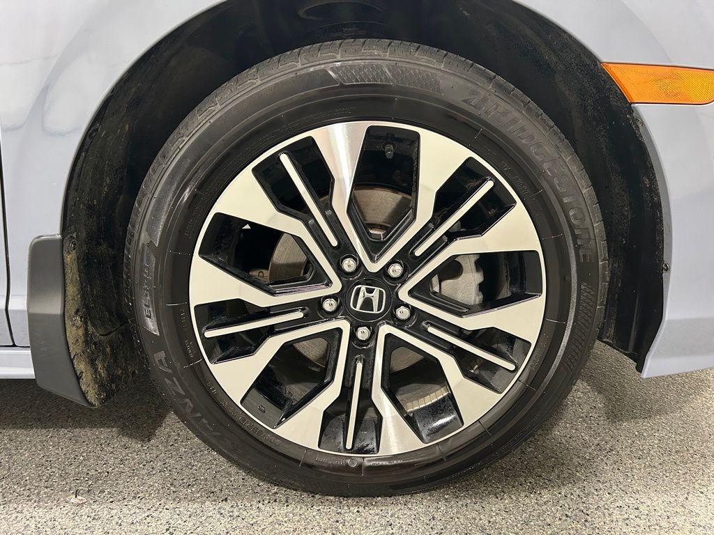 used 2025 Honda Odyssey car, priced at $49,989