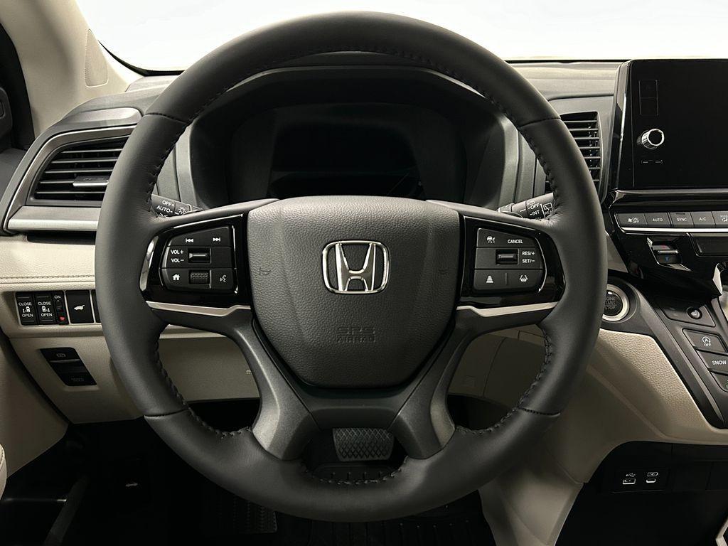 new 2026 Honda Odyssey car, priced at $43,905
