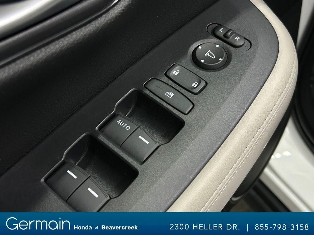 used 2025 Honda HR-V car, priced at $25,996