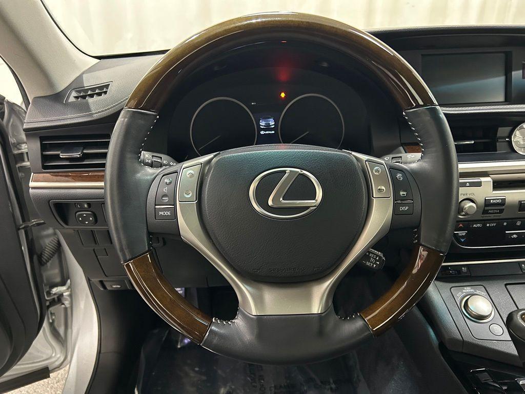 used 2014 Lexus ES 350 car, priced at $17,700