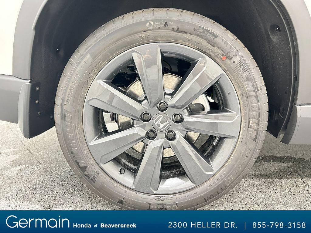 new 2025 Honda Pilot car, priced at $42,689