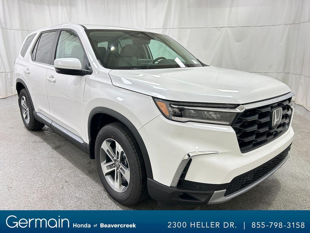 new 2025 Honda Pilot car, priced at $45,195