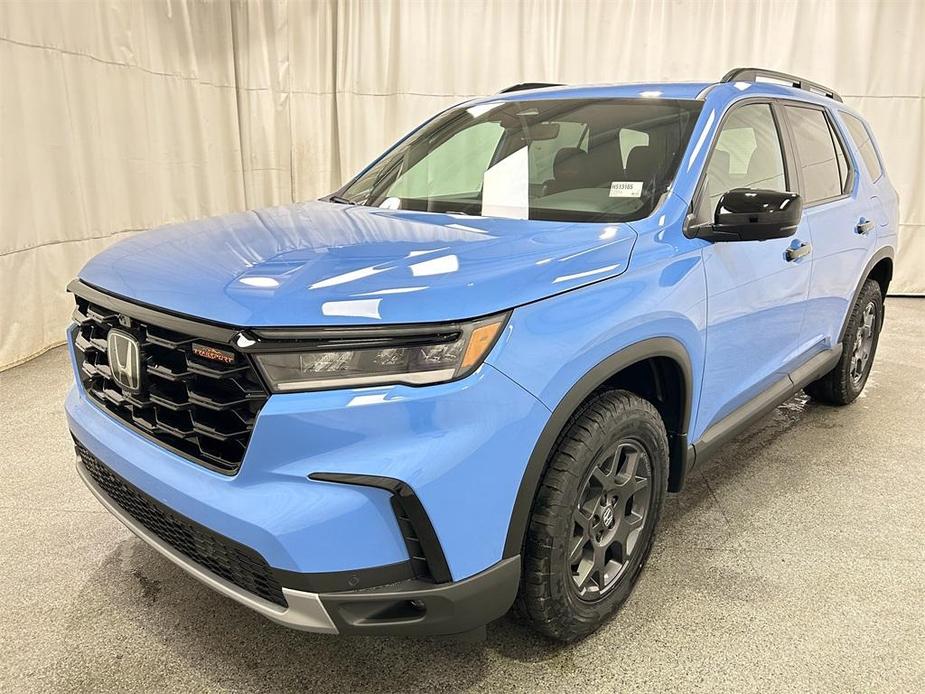 new 2025 Honda Pilot car, priced at $48,309