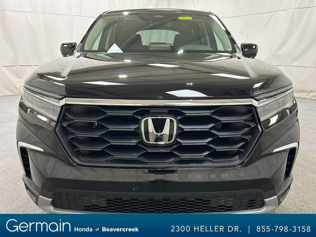 new 2025 Honda Pilot car, priced at $45,394
