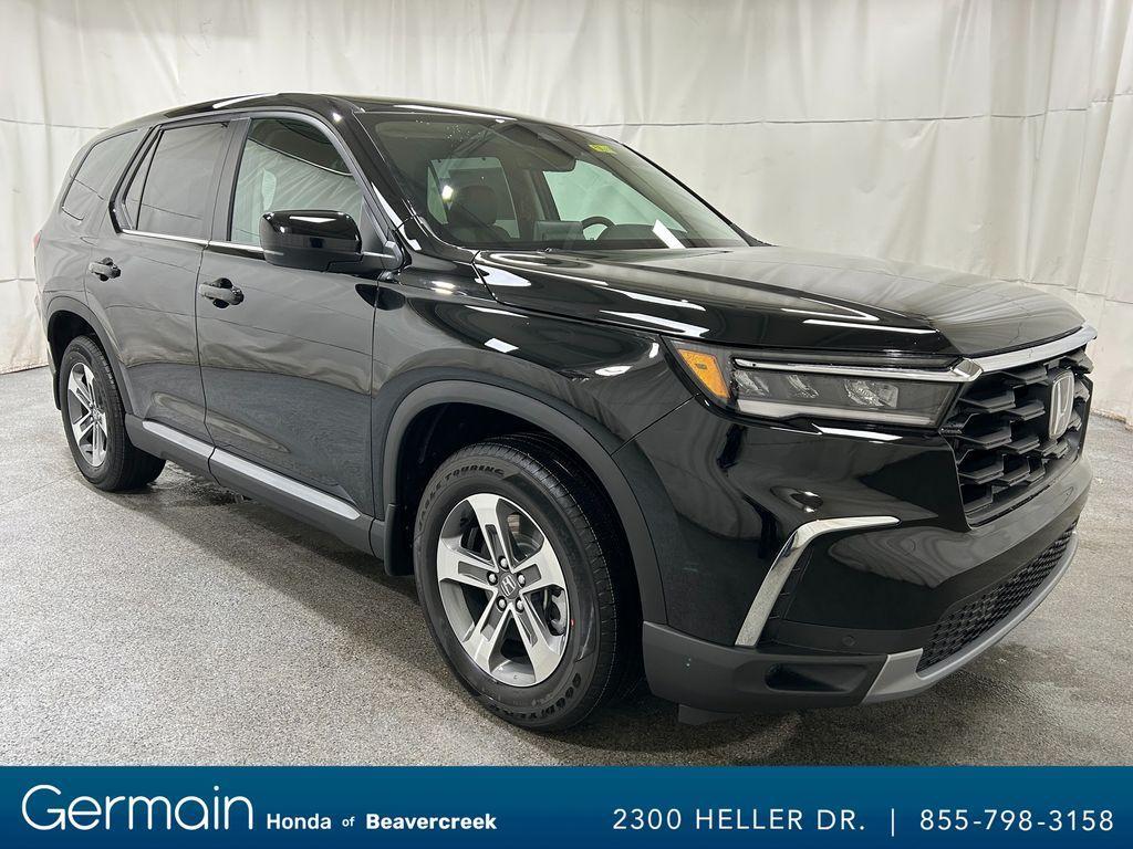 new 2025 Honda Pilot car, priced at $45,394