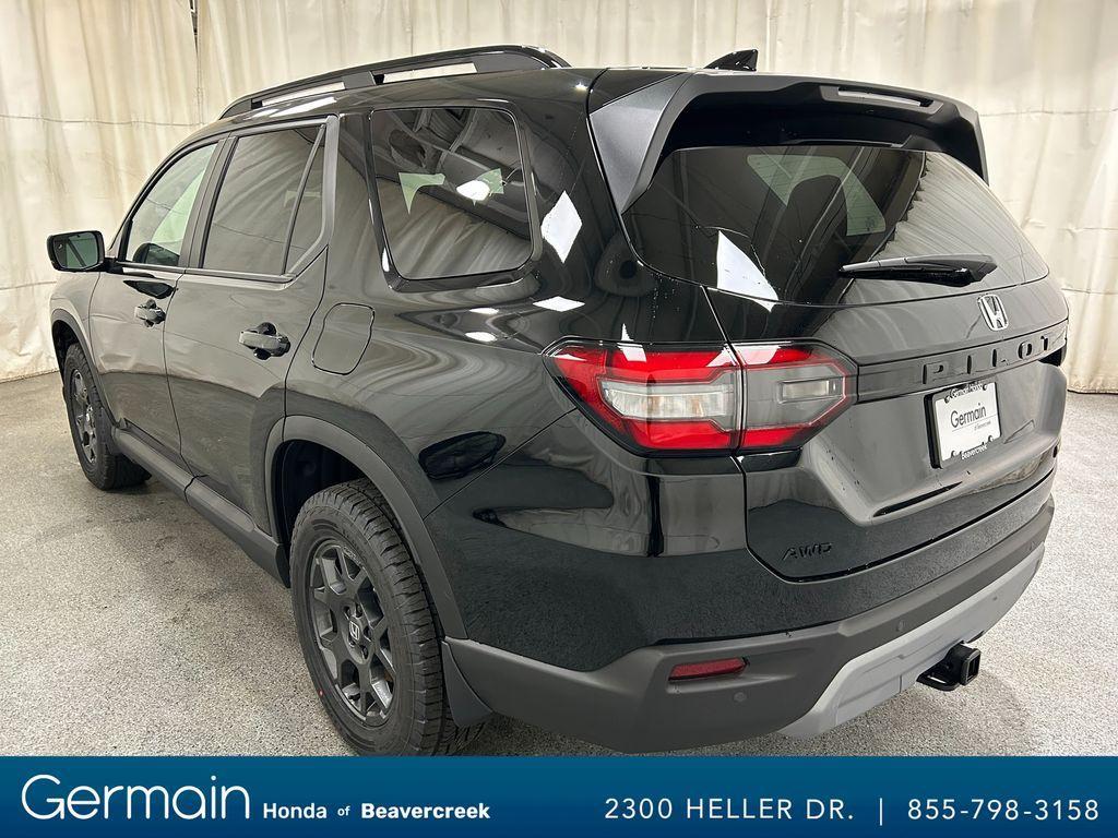 new 2025 Honda Pilot car, priced at $48,647