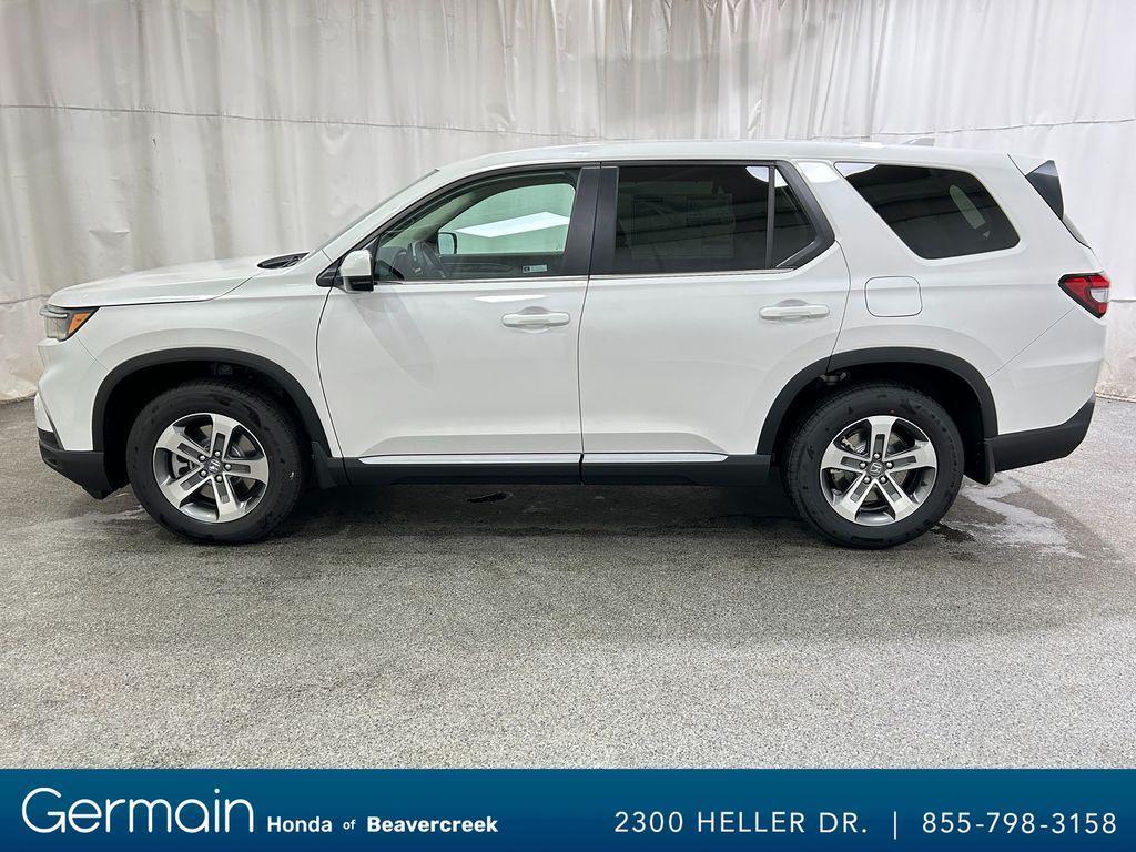new 2025 Honda Pilot car, priced at $45,195