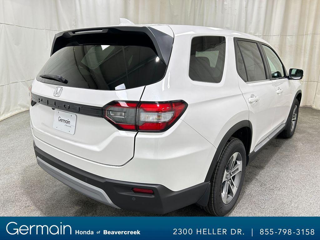 new 2025 Honda Pilot car, priced at $45,195