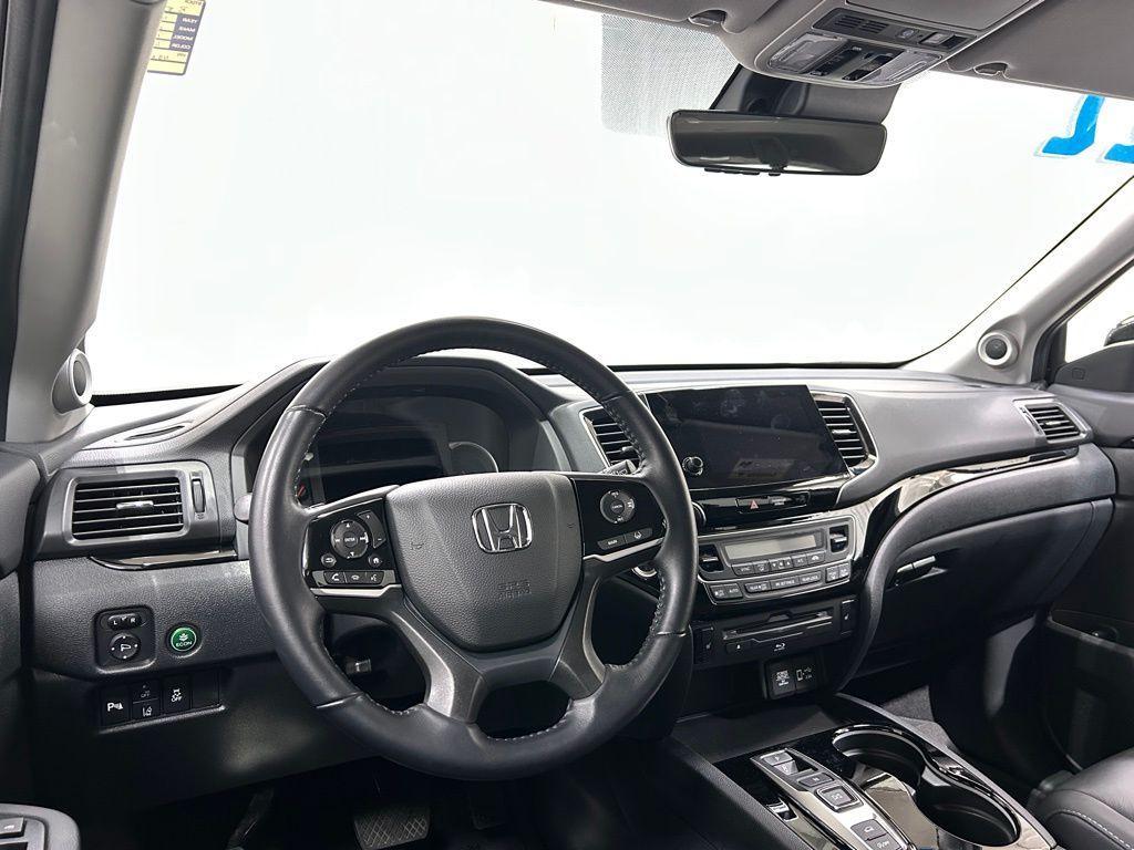 used 2022 Honda Pilot car, priced at $36,129