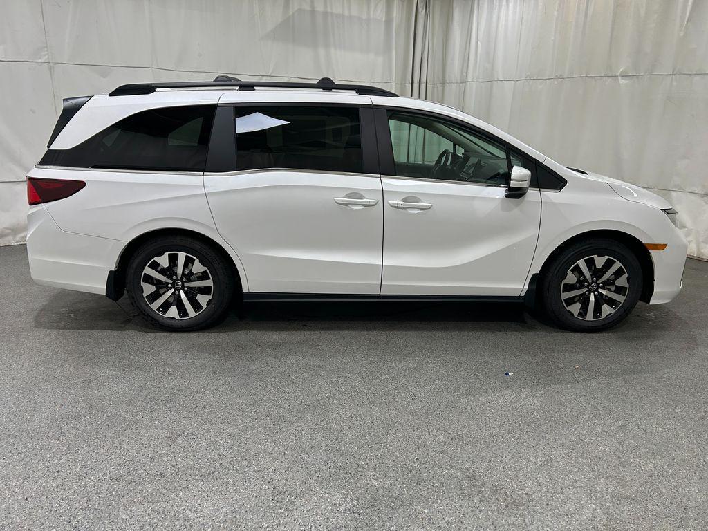 new 2026 Honda Odyssey car, priced at $45,025