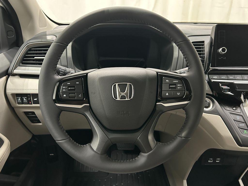 new 2026 Honda Odyssey car, priced at $45,025