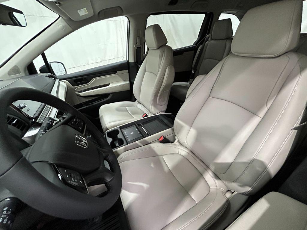 new 2026 Honda Odyssey car, priced at $45,025