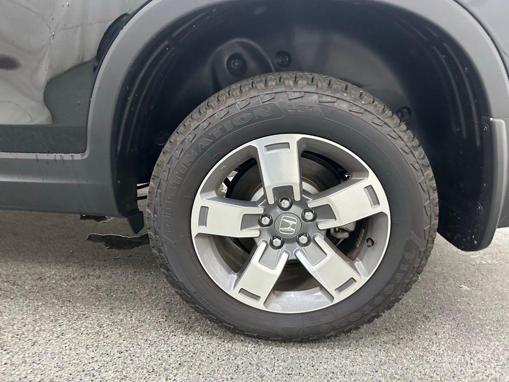 used 2025 Honda Ridgeline car, priced at $39,899