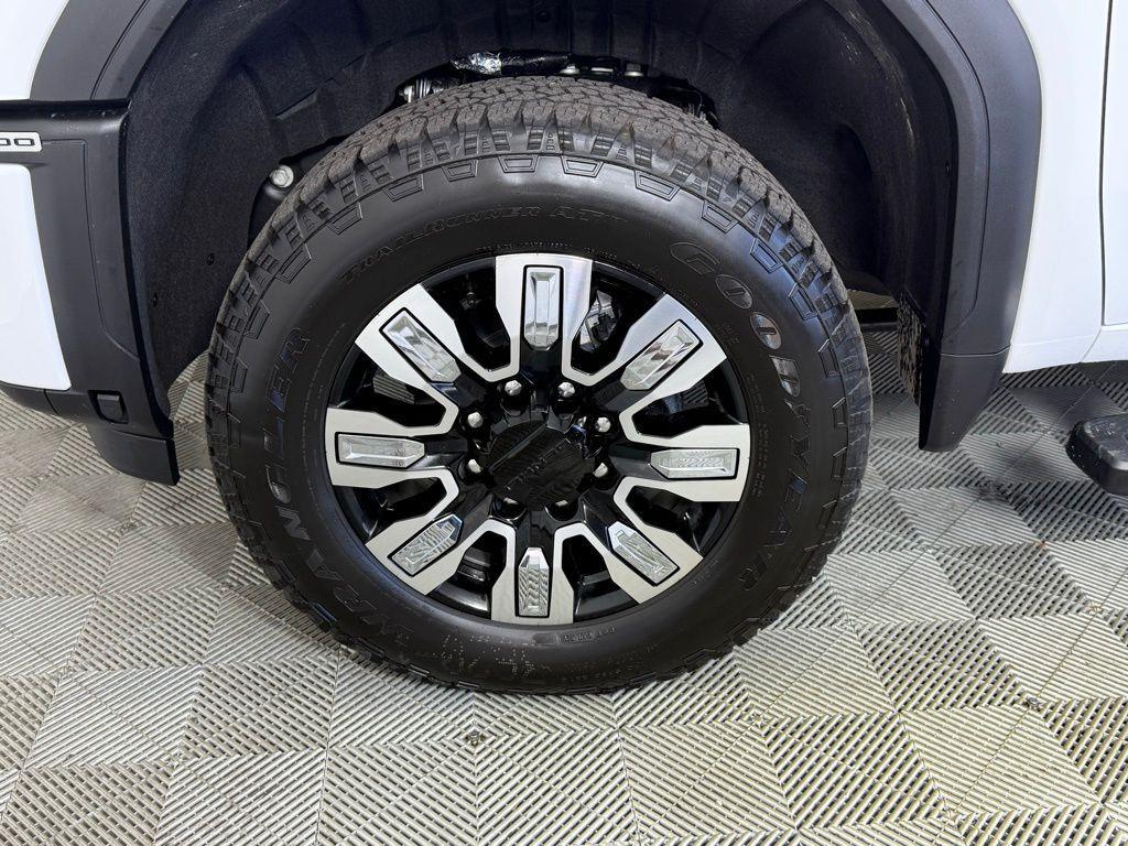 new 2025 GMC Sierra 2500 car, priced at $82,000