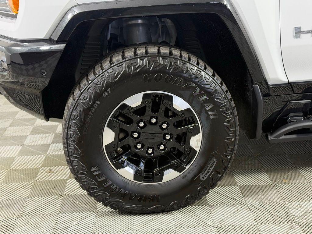 new 2025 GMC HUMMER EV Pickup car, priced at $109,430
