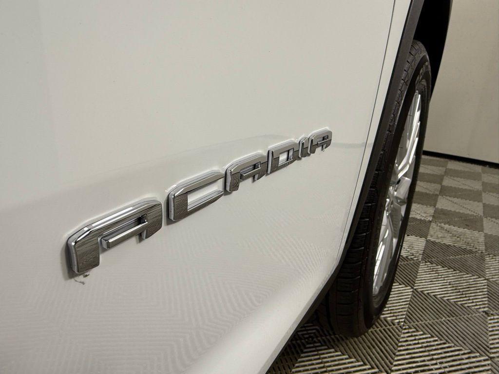 new 2025 GMC Acadia car, priced at $44,370