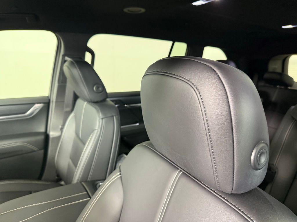 new 2025 GMC Acadia car, priced at $45,365