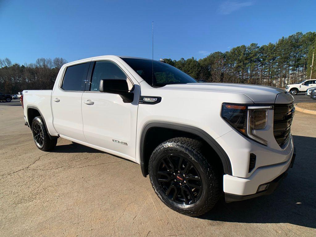 new 2024 GMC Sierra 1500 car, priced at $55,955