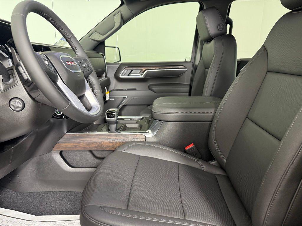 new 2025 GMC Sierra 1500 car, priced at $60,390