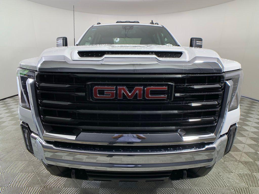 new 2024 GMC Sierra 2500 car, priced at $59,315