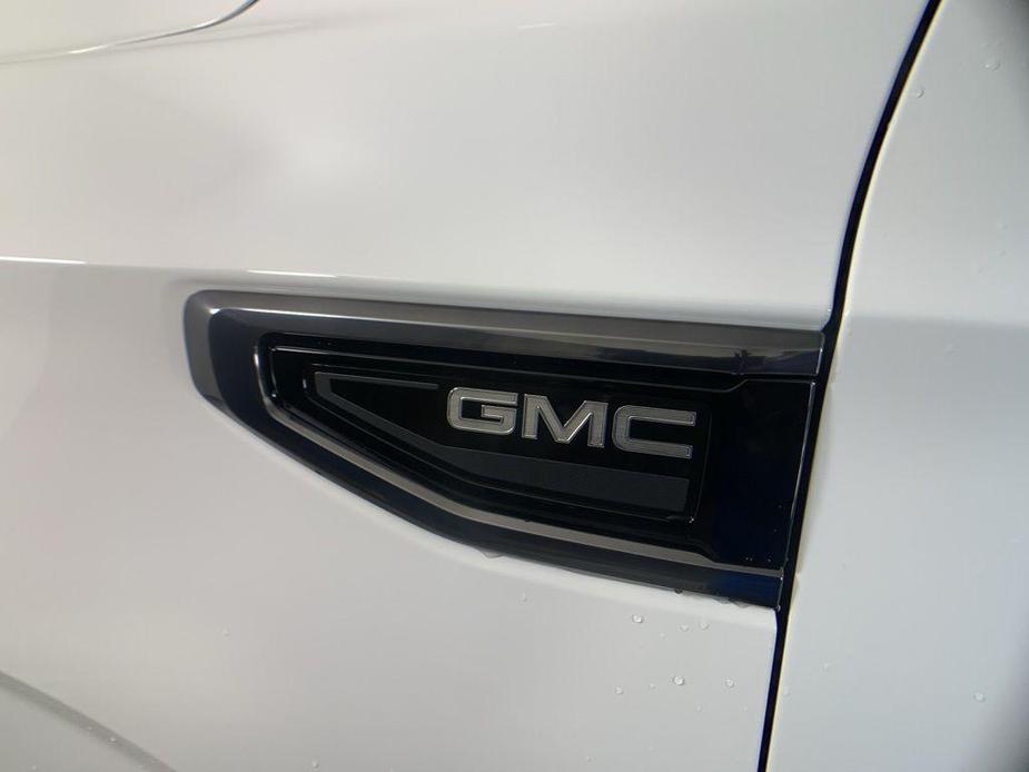 new 2024 GMC Yukon XL car, priced at $72,515