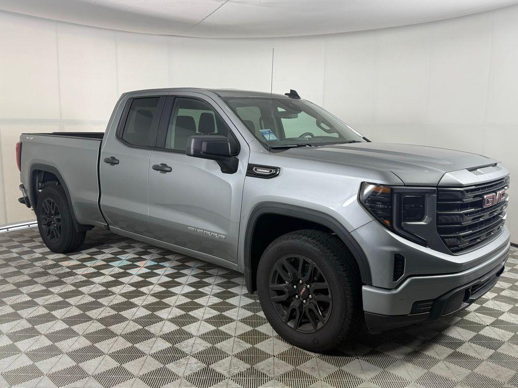 new 2025 GMC Sierra 1500 car, priced at $40,220