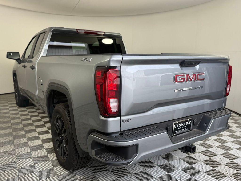 new 2025 GMC Sierra 1500 car, priced at $40,220