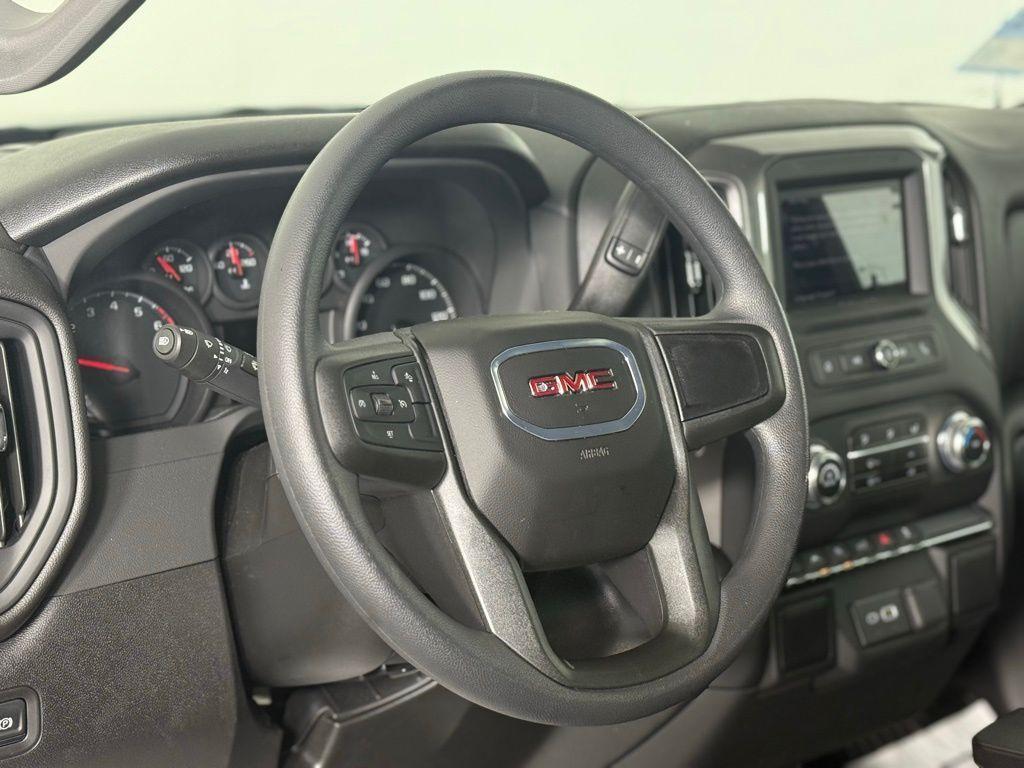 new 2025 GMC Sierra 1500 car, priced at $40,220