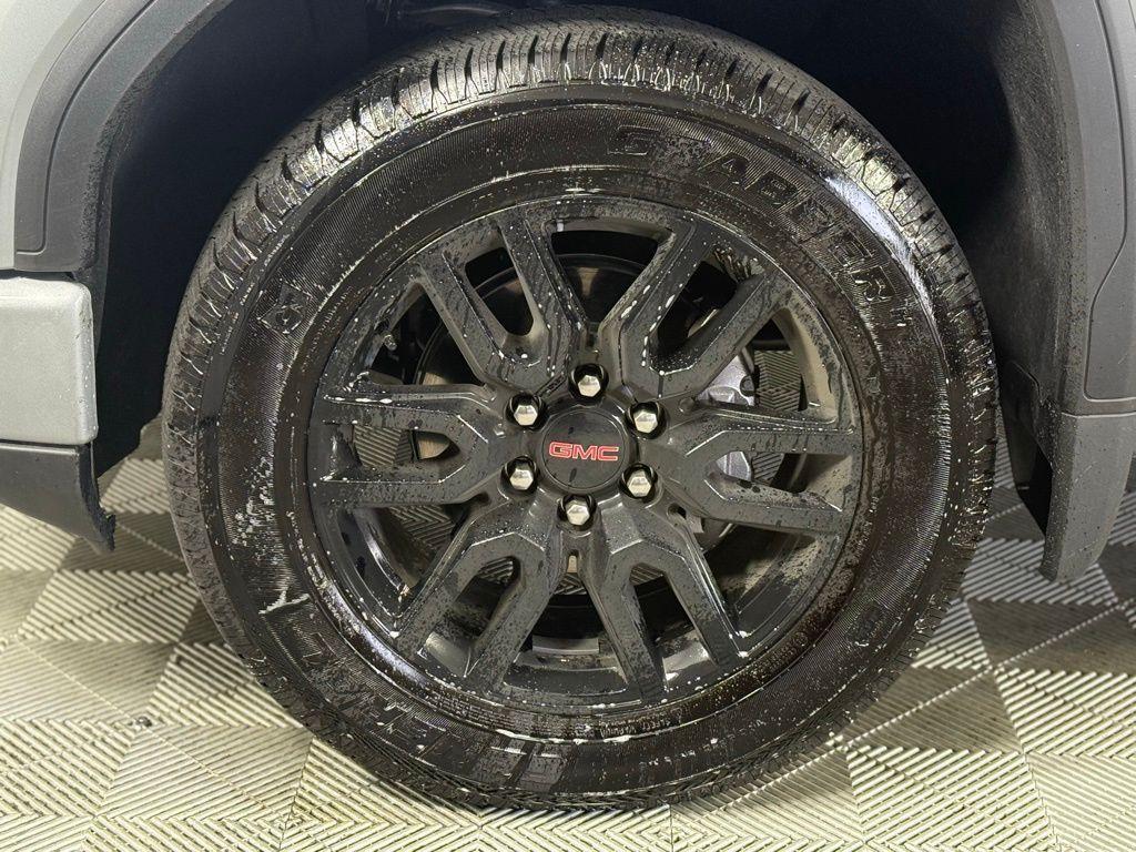 new 2025 GMC Sierra 1500 car, priced at $40,220