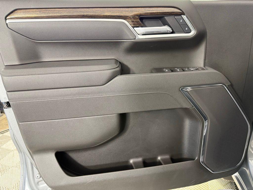 new 2025 GMC Sierra 1500 car, priced at $50,835