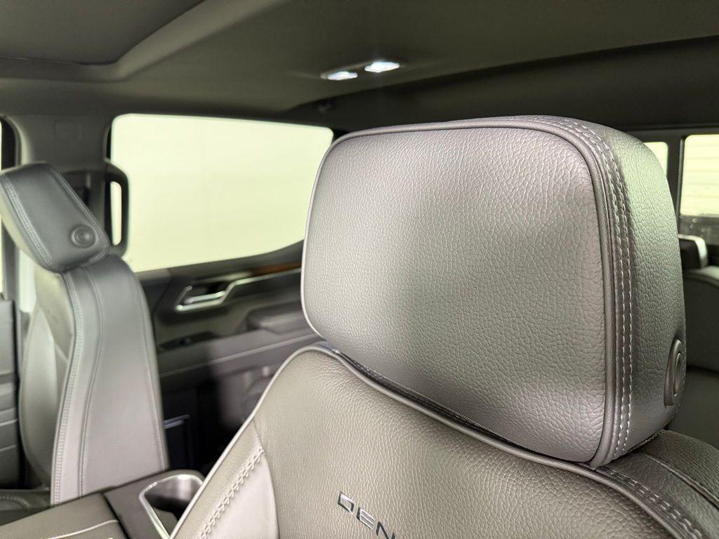 new 2025 GMC Sierra 1500 car, priced at $77,250