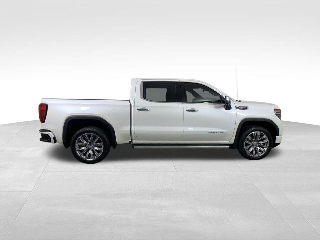 new 2025 GMC Sierra 1500 car, priced at $73,070