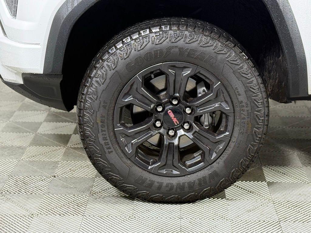 new 2025 GMC Canyon car, priced at $40,515