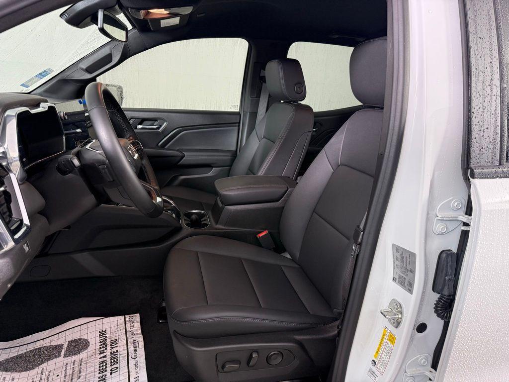 new 2025 GMC Canyon car, priced at $40,515