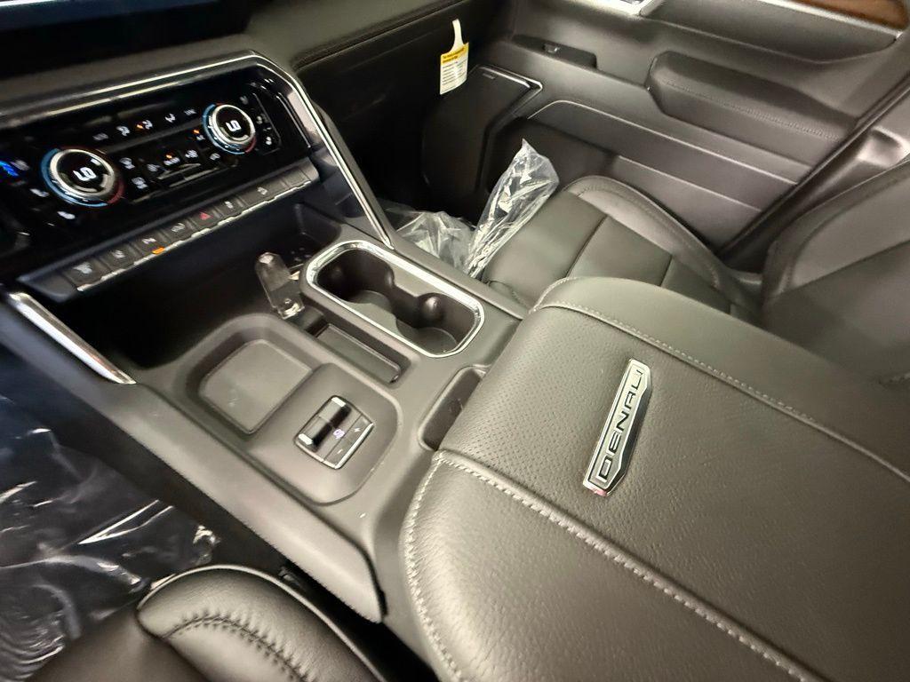 new 2025 GMC Sierra 2500 car, priced at $85,800