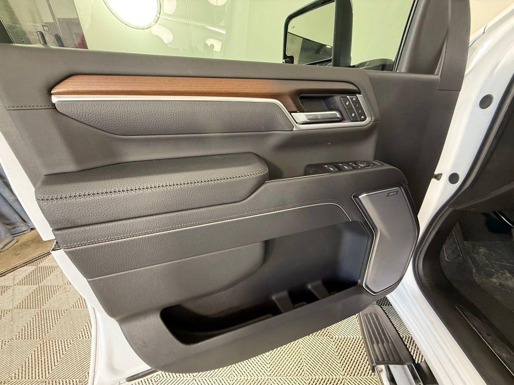 new 2025 GMC Sierra 2500 car, priced at $85,800