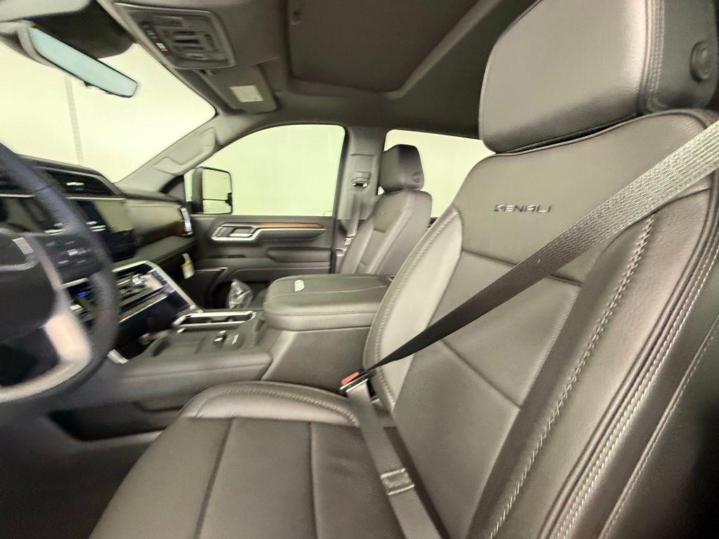 new 2025 GMC Sierra 2500 car, priced at $85,800